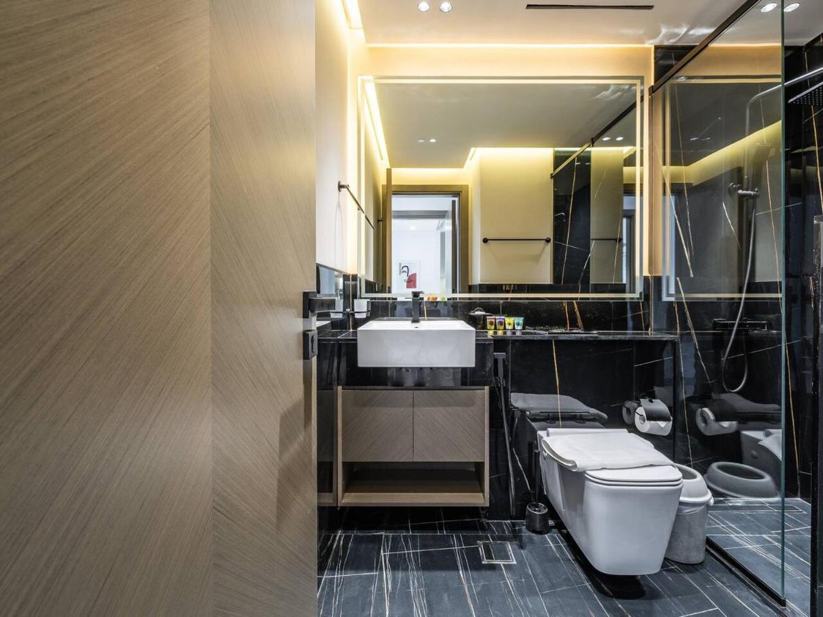 Jaw-dropping Canal Views From Stylish Appartement Dubai