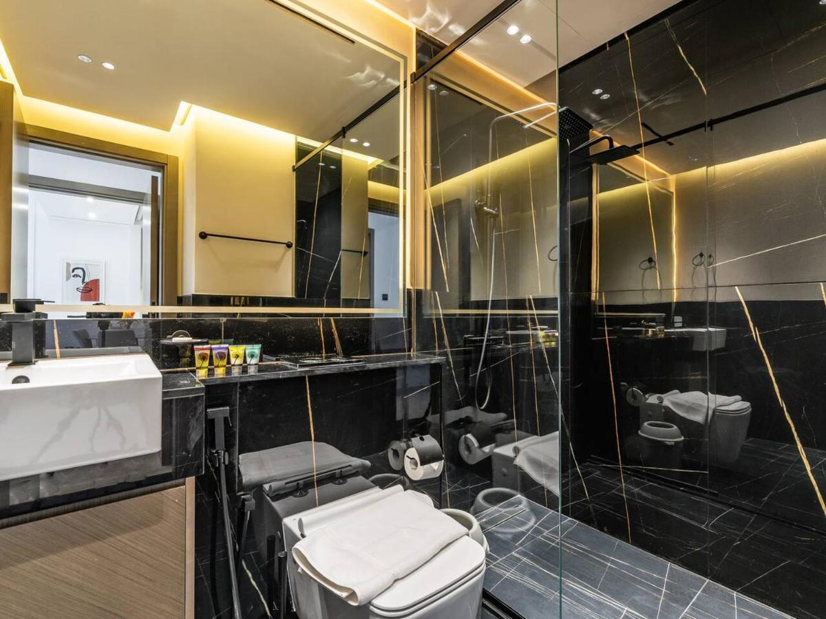 Jaw-dropping Canal Views From Stylish Appartement Dubai