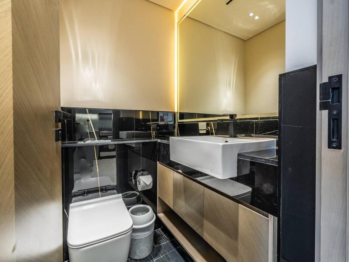 Appartement Jaw-dropping Canal Views From Stylish Dubai